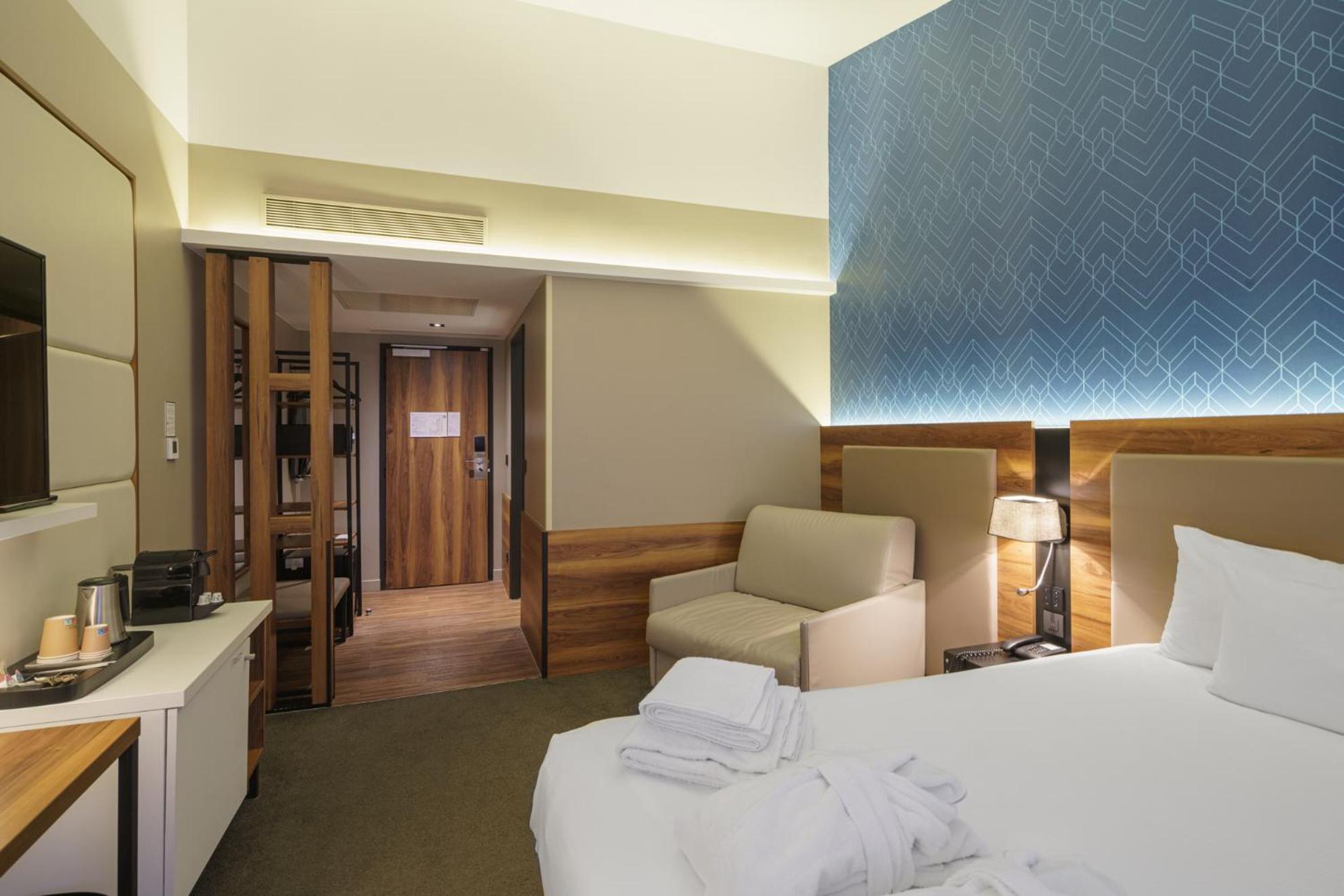 L'elysee Val D'europe 4*